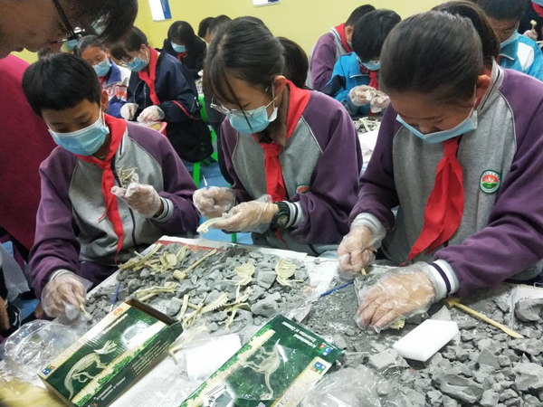庆阳市博物馆开展“庆六一，我是小小考古家”社教活动