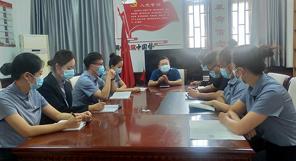 让读书学习成为干部职工的兴趣和习惯