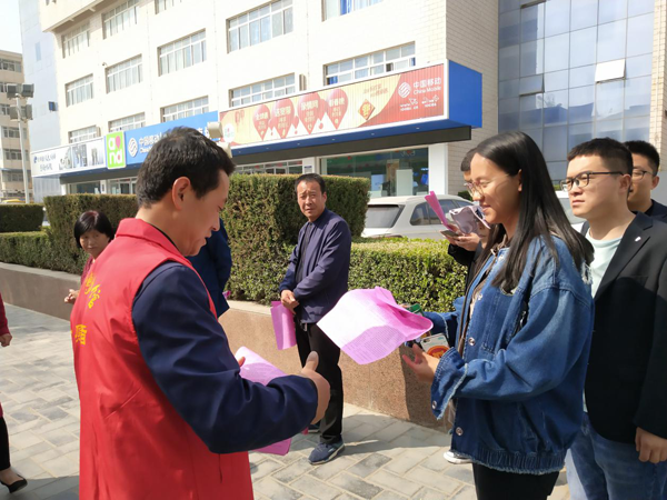 庆阳市博物馆开展“五一劳动节”流动展览走进企业