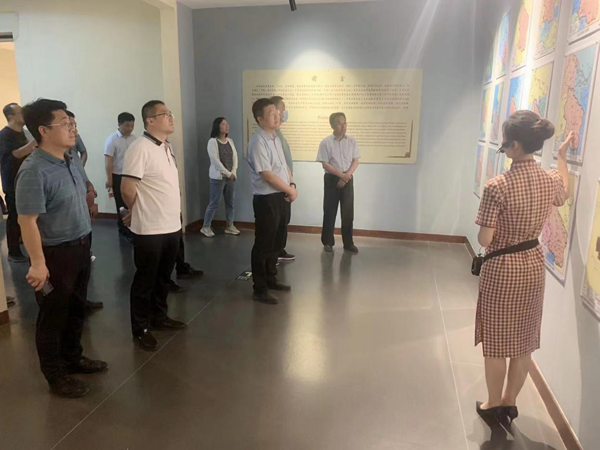 甘肃省文物局程亮局长一行调研庆阳市博物馆