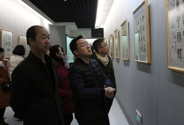 “不忘初心 牢记使命” 庆阳书法家书写习近平经典用语主题书法展在庆阳市博物馆展出