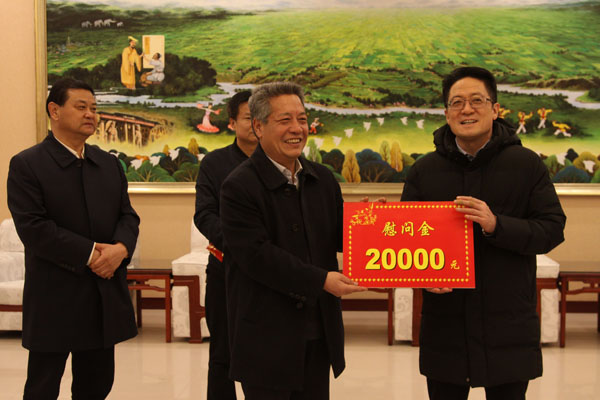 庆阳市委领导春节前慰问庆阳市博物馆