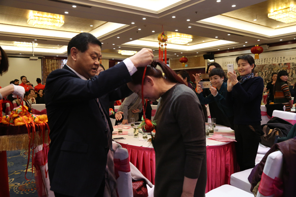 庆阳市文广局举办庆“三八”妇女茶话会