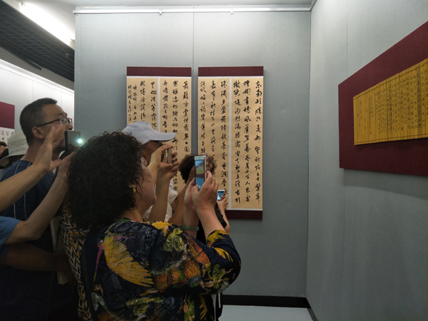 热烈庆祝中国共产党成立九十七周年《“不忘初心 逐梦前行”青年书法家提名展》在庆阳市博物馆开展