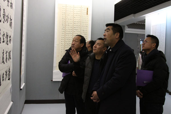 庆祝改革开放40周年庆阳市书法摄影展在庆阳市博物馆开展