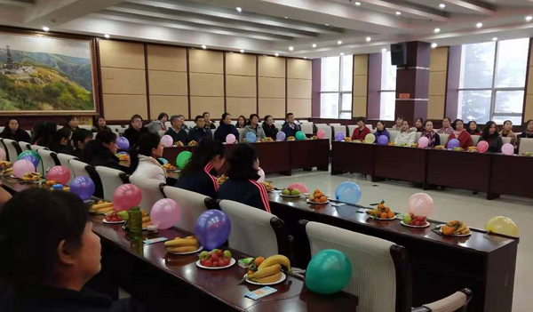 馆企联谊过三八——庆阳市博物馆、庆阳石化公司矿区服务事业部全体女职工举行“博物馆里过三八,馆企联谊茶话会”