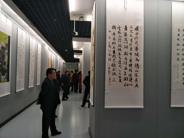 庆阳市“老年人关爱月”活动书画展在庆阳市博物馆展出