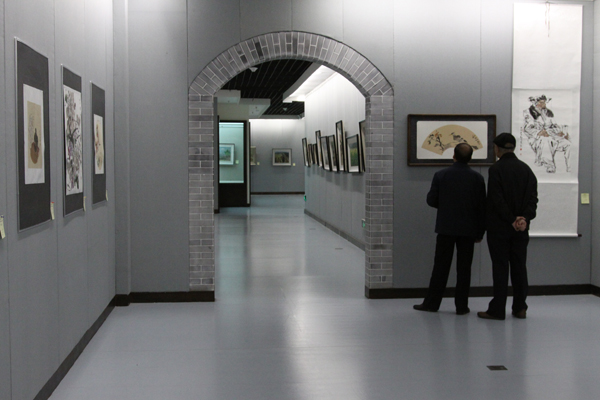 “花开五月”庆阳市美术创作小品展在庆阳市博物馆展出