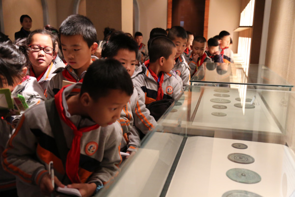 庆阳市开展古镜今鉴馆藏青铜镜精品文物联展