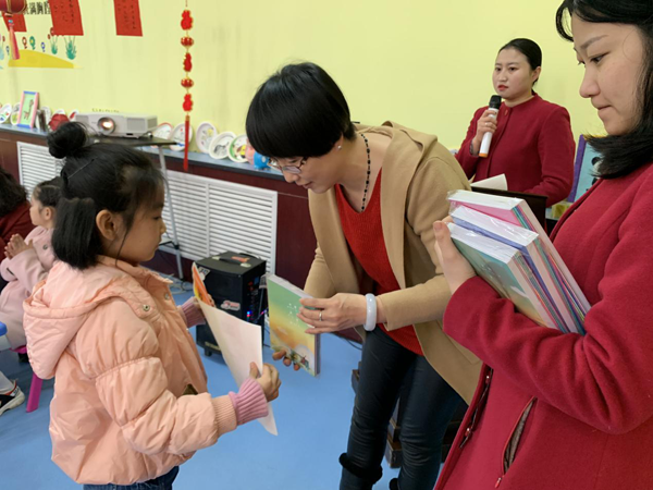 博物馆里学雷锋—庆阳市博物馆举行“讲雷锋故事,学雷锋精神”故事会社教亲子活动