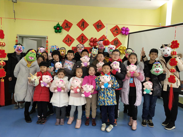 庆阳市博物馆举办“正月初六，小手画猪”社教亲子活动