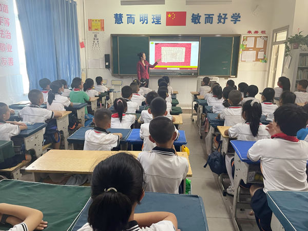 庆阳市博物馆全国土地日开展“怡智课堂”进校园活动