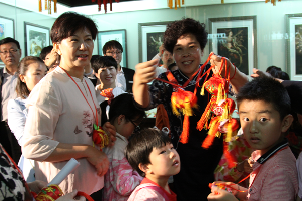 “保护革命文物 传承红色基因”2019年文化和自然遗产日甘肃文博活动开幕式及“全省革命文物保护利用工作座谈会”在庆阳市举行