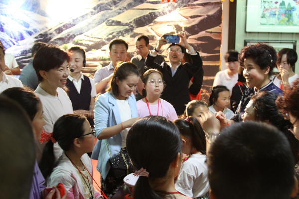 “保护革命文物 传承红色基因”2019年文化和自然遗产日甘肃文博活动开幕式及“全省革命文物保护利用工作座谈会”在庆阳市举行