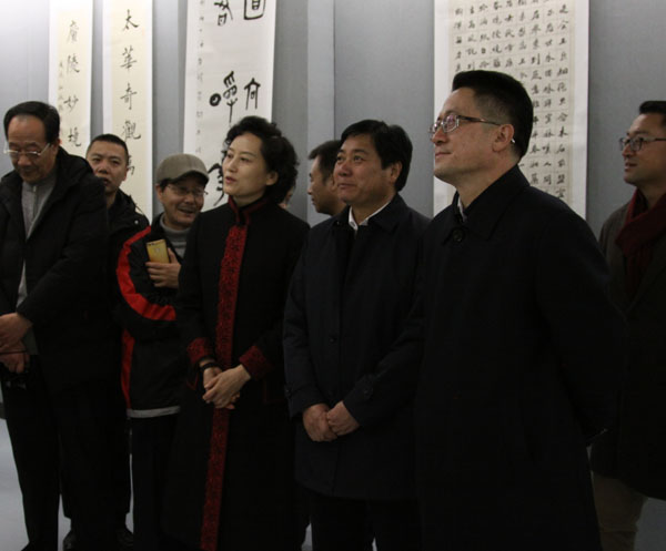 庆祝改革开放40周年庆阳市书法摄影展在庆阳市博物馆开展