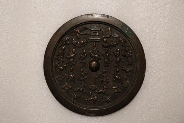 庆阳市开展古镜今鉴馆藏青铜镜精品文物联展