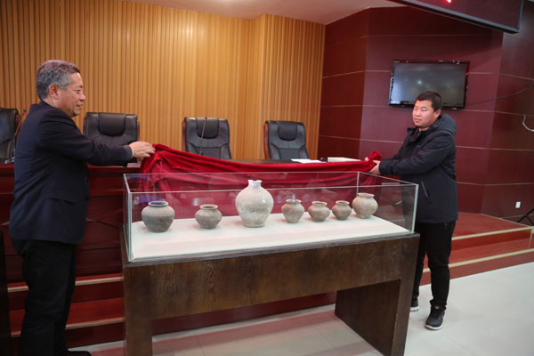 庆阳籍文物收藏者向庆阳市博物馆捐赠文物