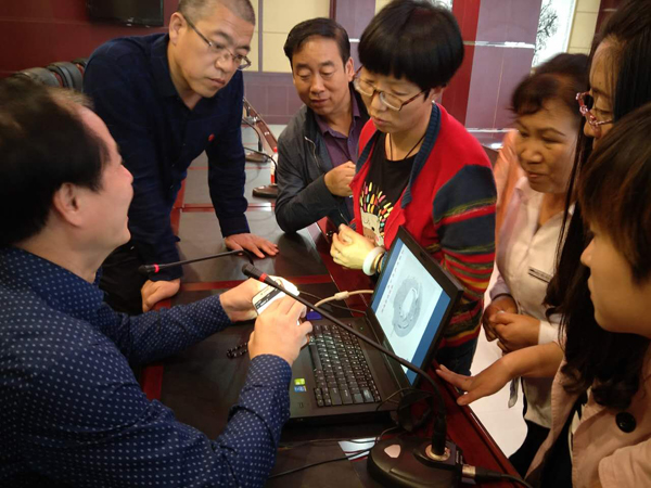 中国艺术研究会郑力铭主席到庆阳市博物馆开展“中国古玉鉴定”讲座