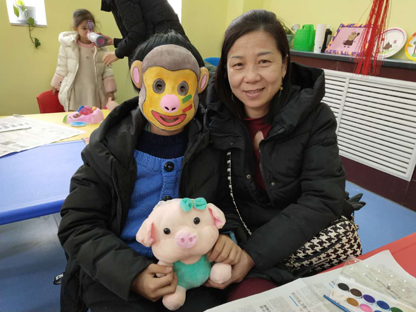 庆阳市博物馆举办“正月初六，小手画猪”社教亲子活动