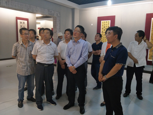 热烈庆祝中国共产党成立九十七周年《“不忘初心 逐梦前行”青年书法家提名展》在庆阳市博物馆开展