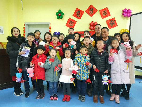 庆阳市博物馆大年初四举办“金剪剪金猪”社教亲子活动