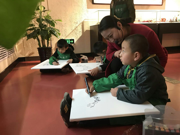 画“千岁香包”少儿活动在庆阳市博物馆举行