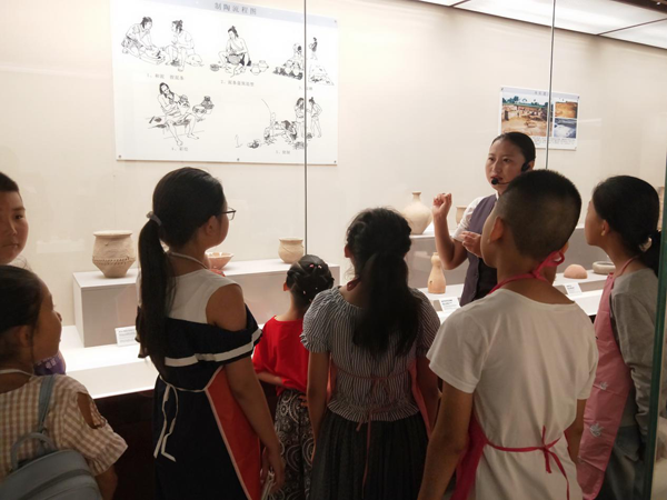 庆阳市博物馆举办暑期社教亲子活动“今年暑期去哪里,博物馆里来‘陶’宝”