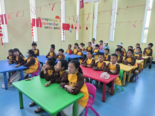 庆阳市博物馆开展“开在剪刀上的花”非遗社教活动