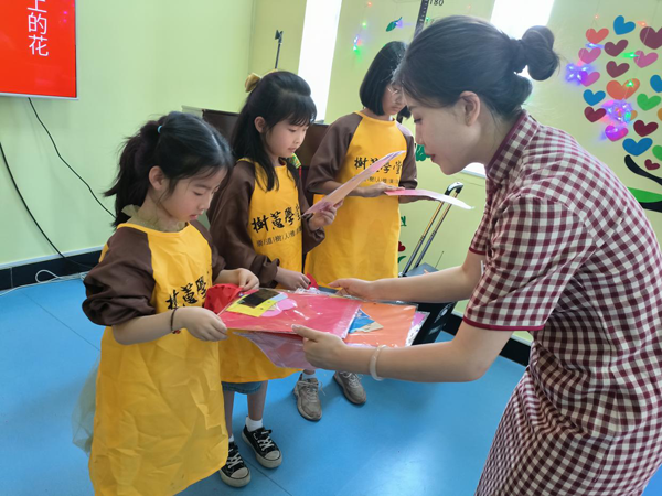 庆阳市博物馆开展“开在剪刀上的花”非遗社教活动